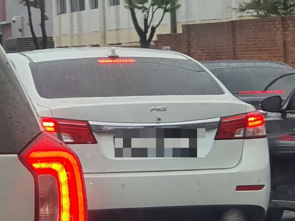 출근길에 M5를 봤습니다!!! 게시글 썸네일