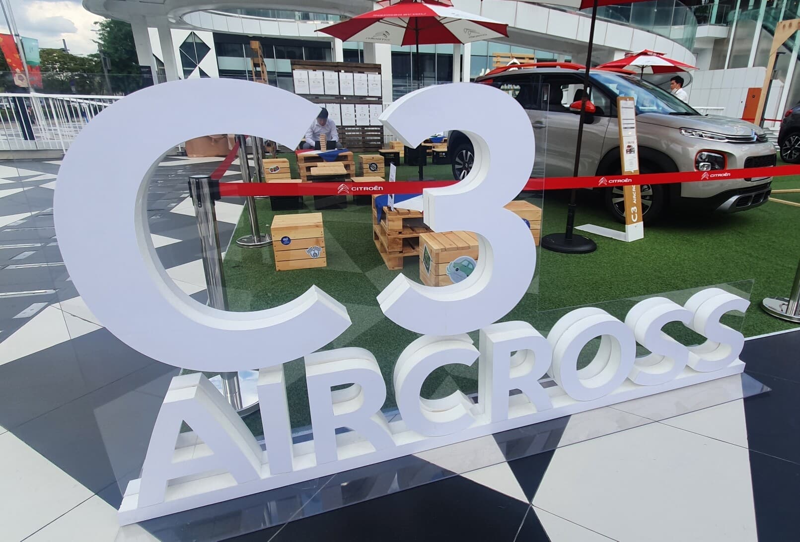 동네 쇼핑몰에서 씨트로앵 행사 하네요 게시글 썸네일