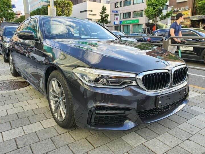 BMW 5시리즈 520i M 스포츠 게시글 썸네일