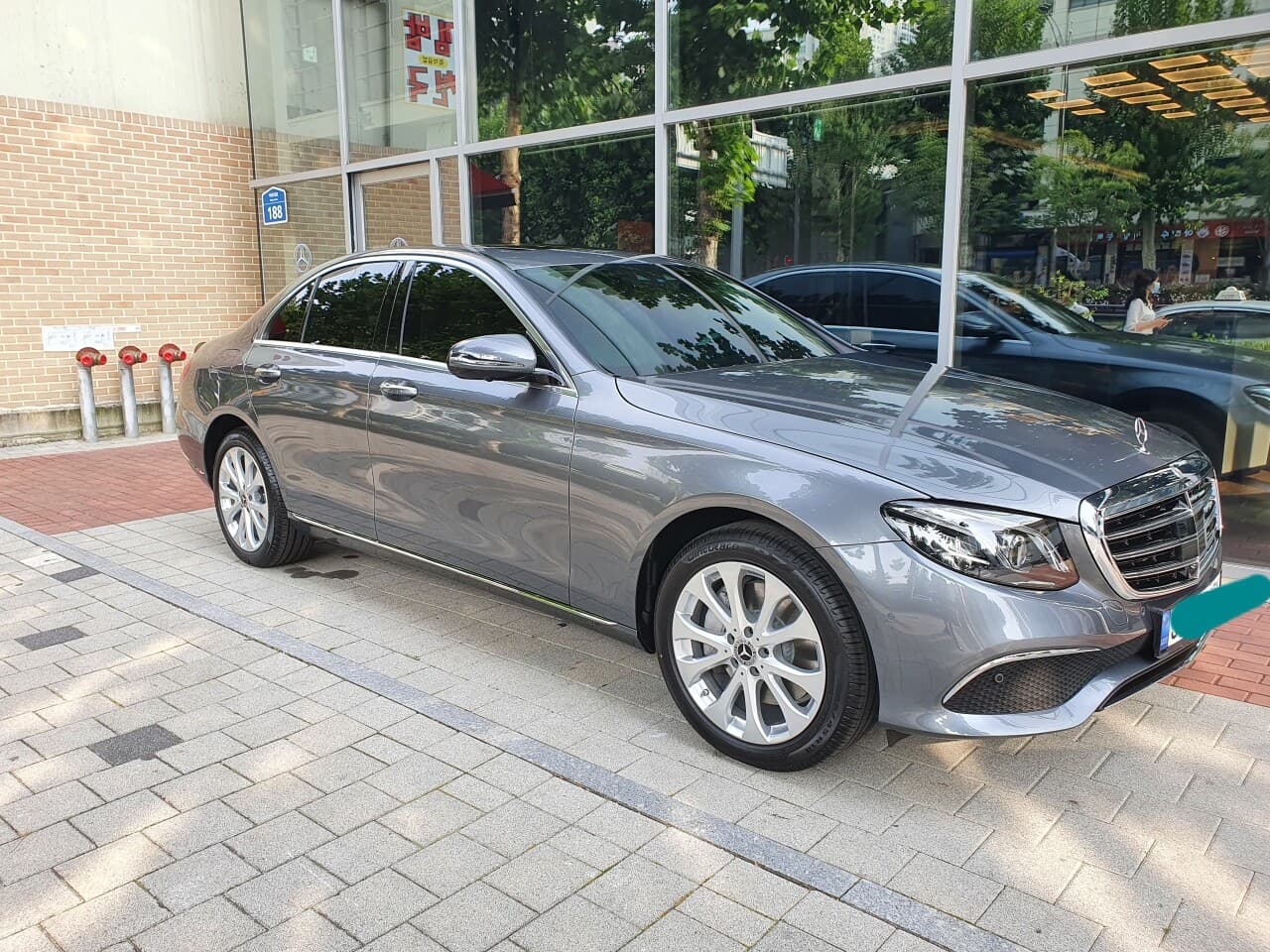 벤츠 E-클래스 E 300 4Matic 익스클루시브 게시글 썸네일