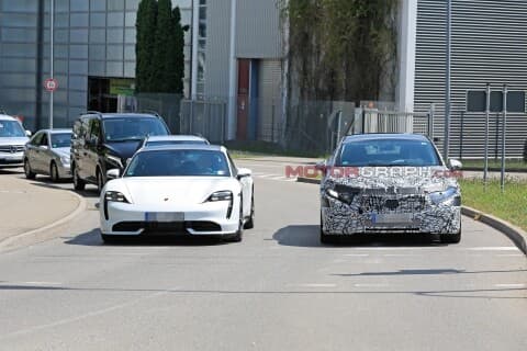 벤츠 EQS vs 포르쉐 타이칸 테스트 주행? 게시글 썸네일