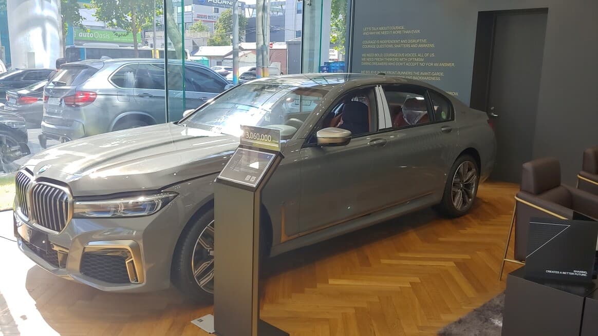 오늘 성수전시장에서 본 차들 사진투척~ 게시글 썸네일