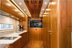 [펌] 벤츠에서 나온 7억짜리 캠핑카 게시글 썸네일