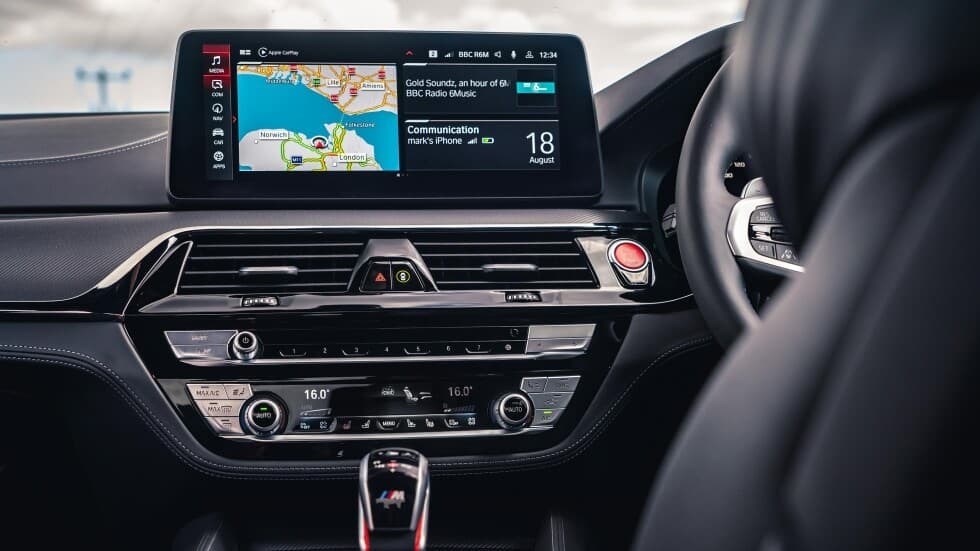 LCI BMW M5 실내  사진 게시글 썸네일