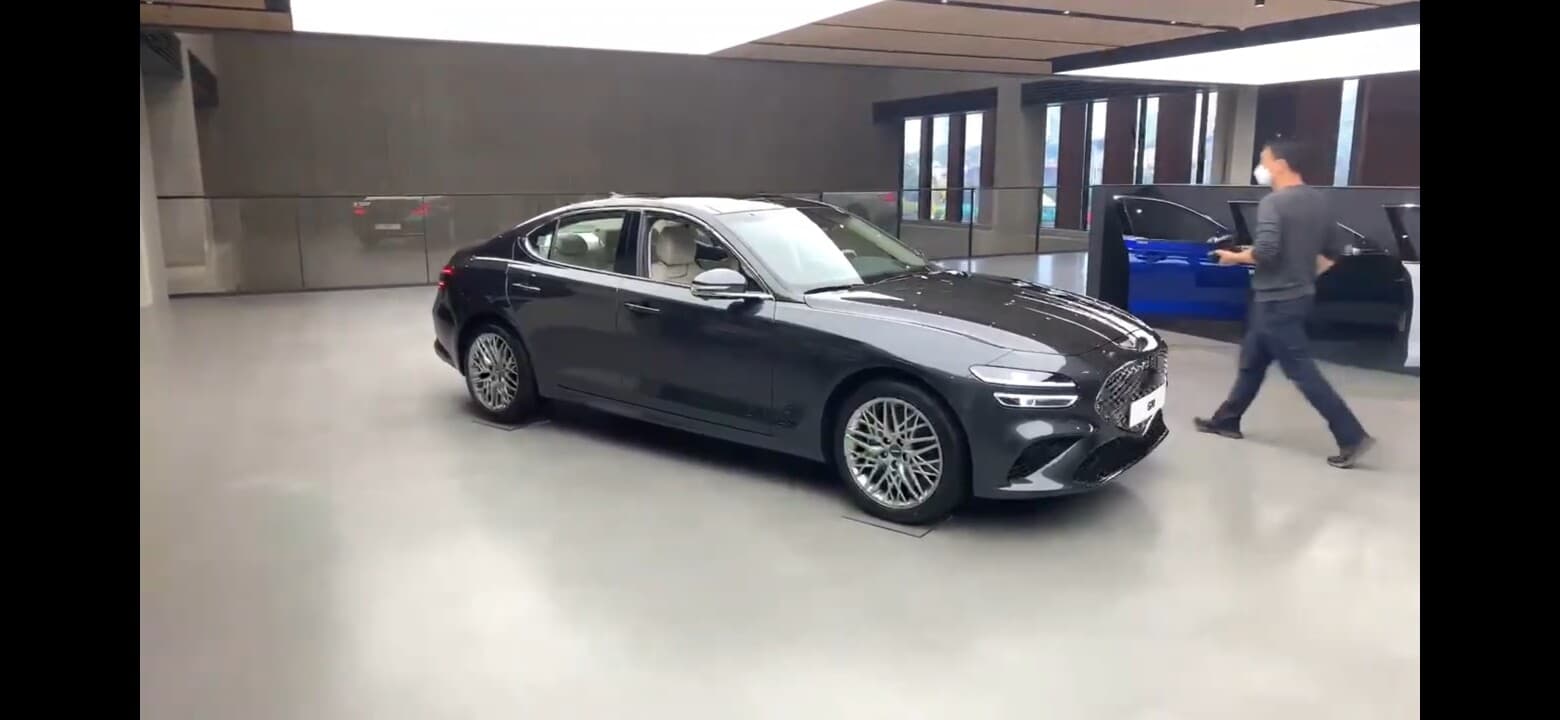 오늘 출시된 제네시스 G70 실물영상 게시글 썸네일