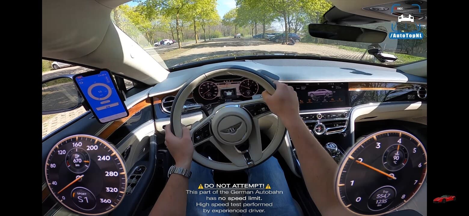 벤틀리 플라잉스퍼로 340km 달리는 간접체험 해보시죠. 게시글 썸네일