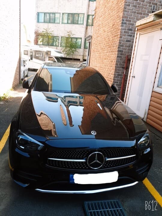벤츠 E-클래스 E 220d 4MATIC AMG 라인 게시글 썸네일