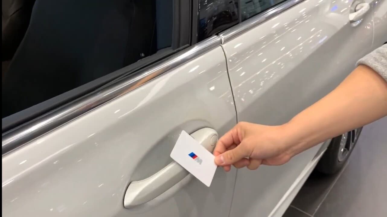 신형 BMW 디지털 카드키 사용방법 게시글 썸네일