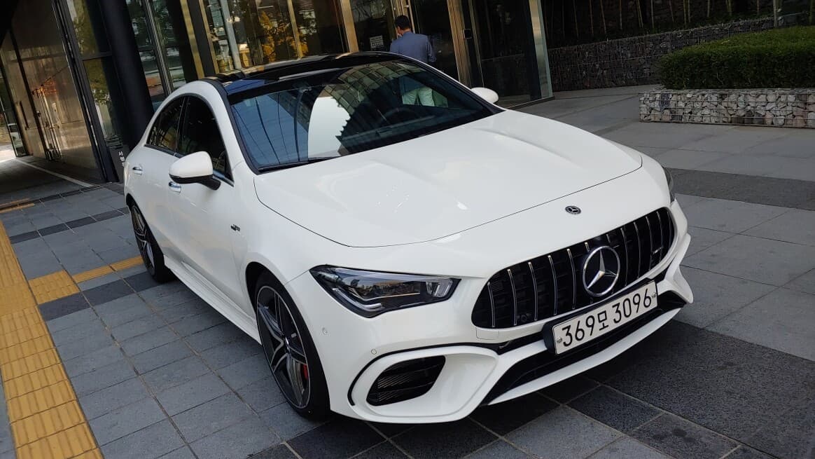 현존 4기통 끝판왕 CLA45s AMG 시승기(ft.E클) 게시글 썸네일