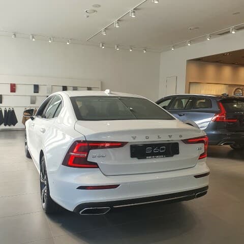 S60 색상고민 게시글 썸네일