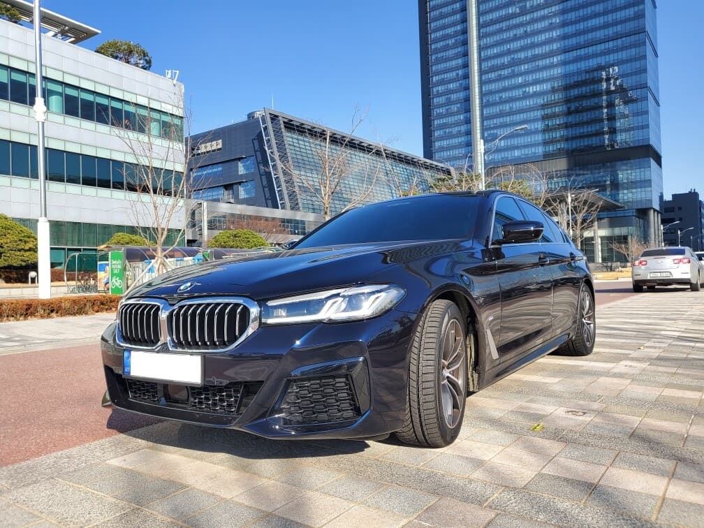 BMW 5시리즈 520i M 스포츠 패키지 게시글 썸네일