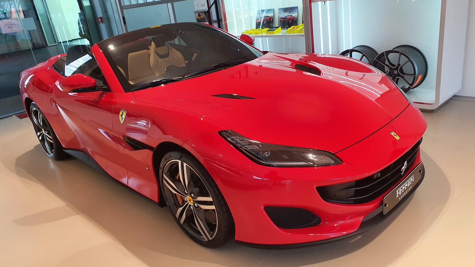 페라리 포르토피노 컨버터블GT ? 게시글 썸네일