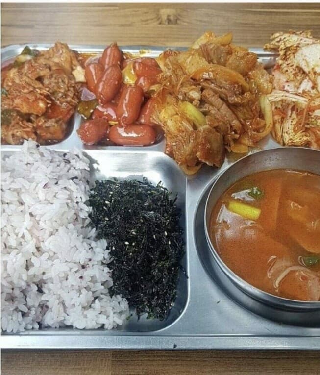 (공감)말년 병장도 바로 달려오는 군대 짬밥 게시글 썸네일