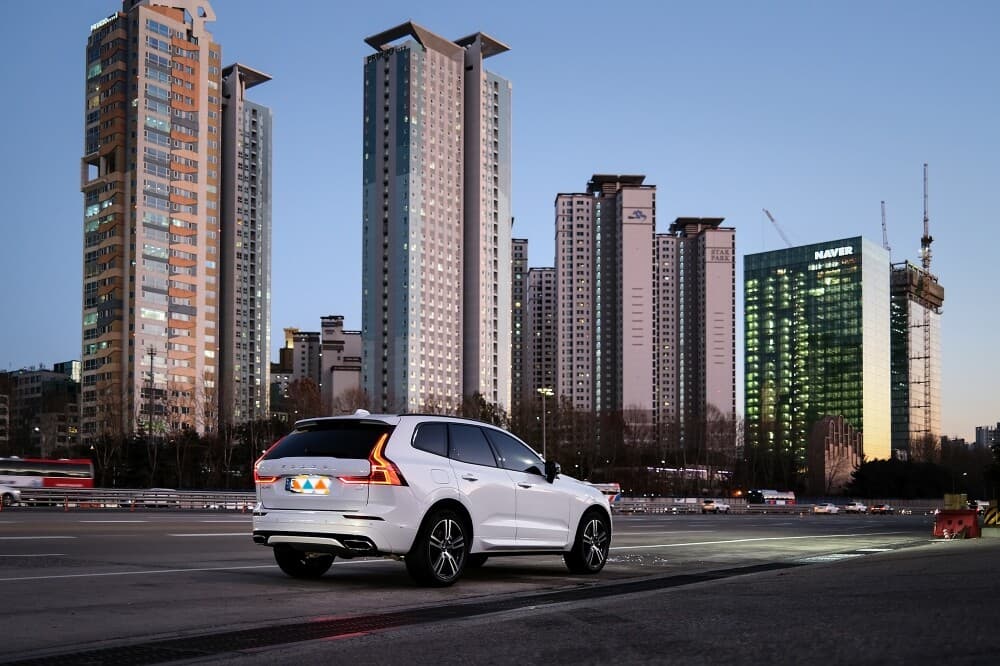 볼보 XC60 T8 AWD R-디자인 게시글 썸네일