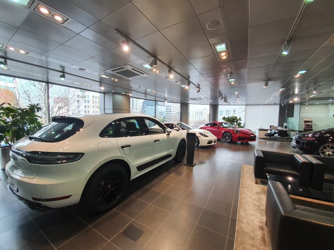 포르쉐 대치점 친절하고 좋아용 게시글 썸네일