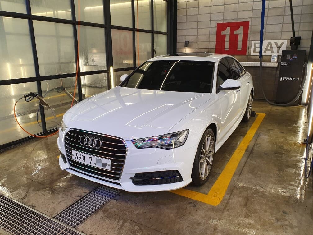 아우디 A6 40 TFSI 프리미엄 게시글 썸네일
