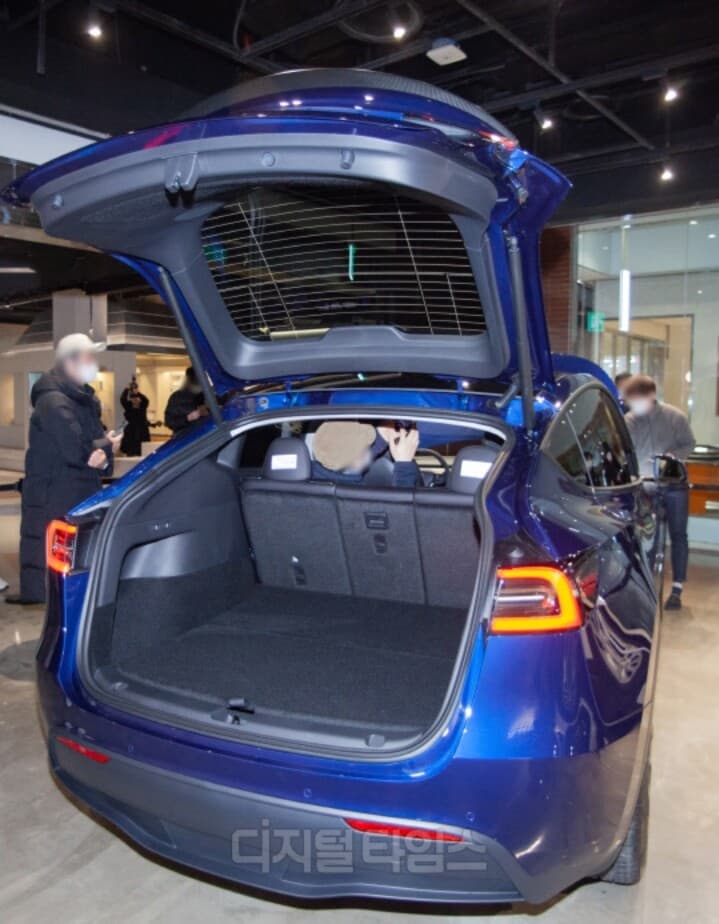 테슬라 Y 공개 했네요 게시글 썸네일