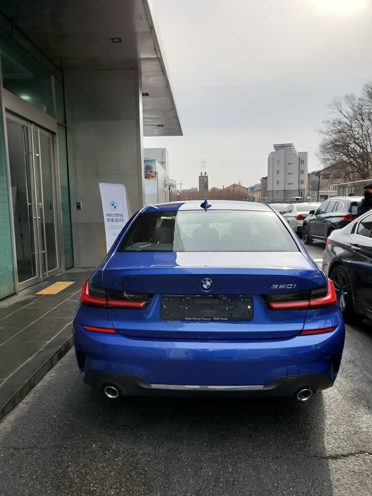 BMW 3시리즈 320i M 스포츠 게시글 썸네일