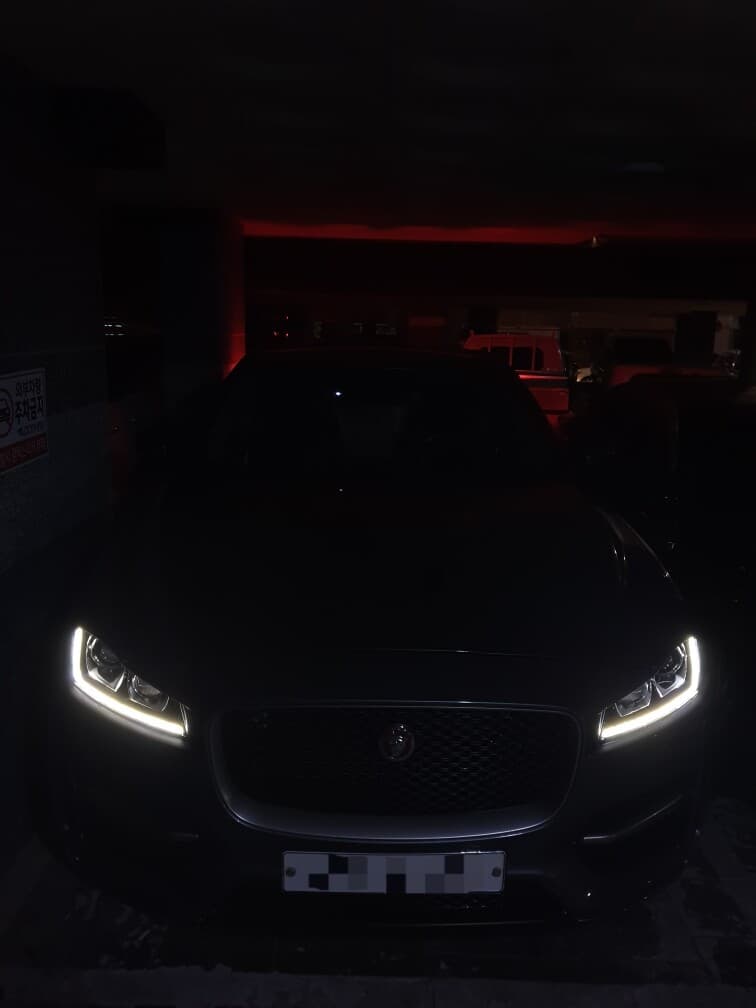 재규어 F-Pace 20d 체커드 플래그 에디션 게시글 썸네일