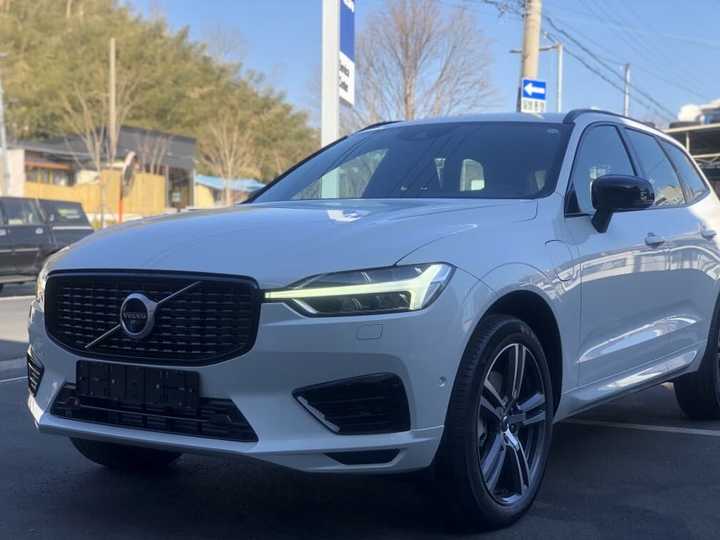 볼보 XC60 T8 AWD R-디자인 게시글 썸네일
