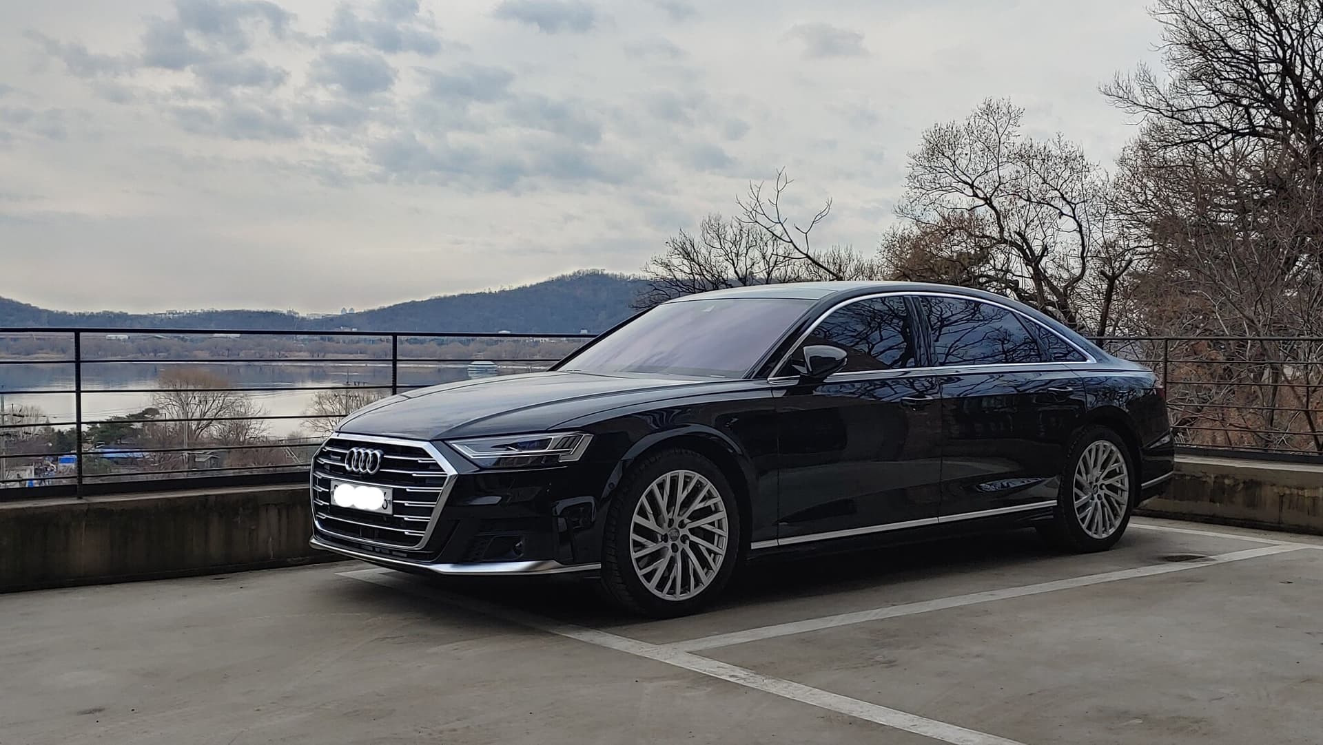 아우디 A8 L 55 TFSI 콰트로 게시글 썸네일