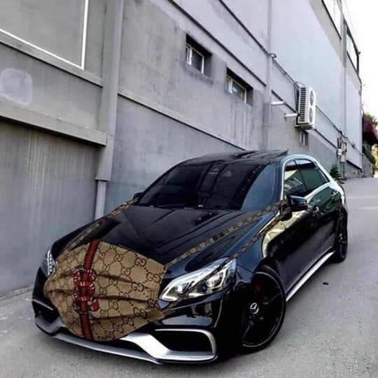 마스크를 쓴 E클래스 게시글 썸네일