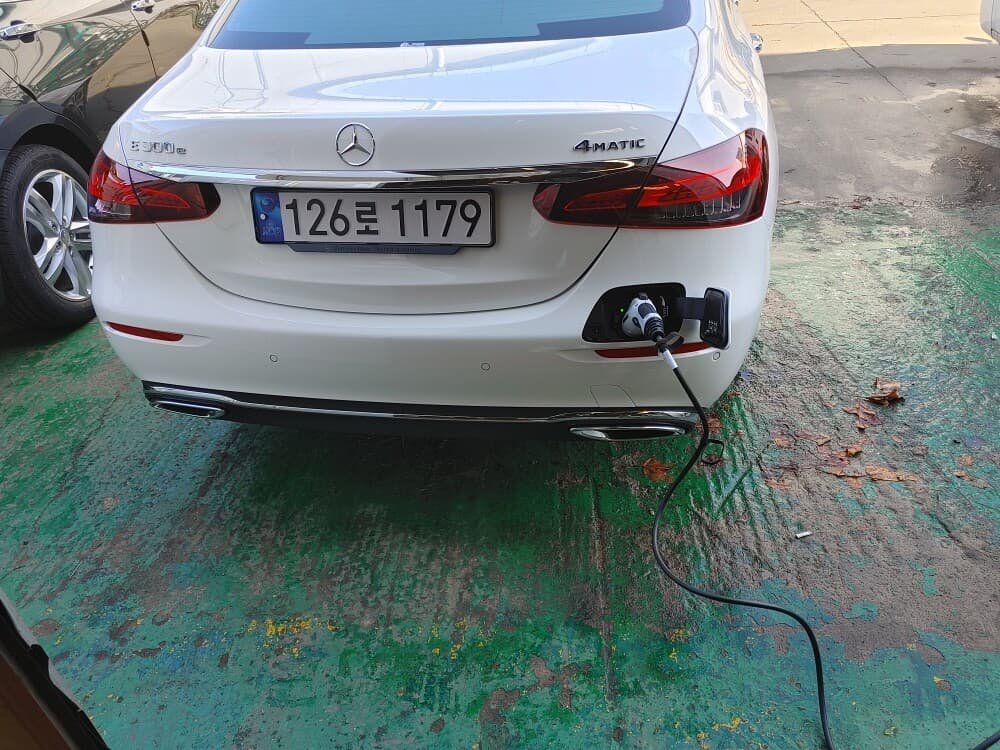 벤츠e300e 충전관련 문의합니다. 게시글 썸네일