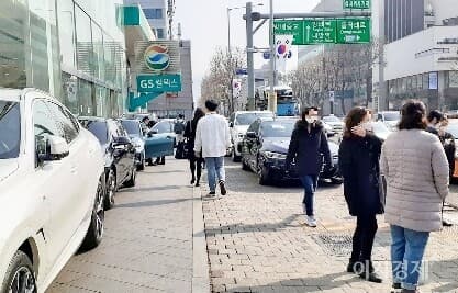 BMW매장 차들어 오는날 풍경 게시글 썸네일