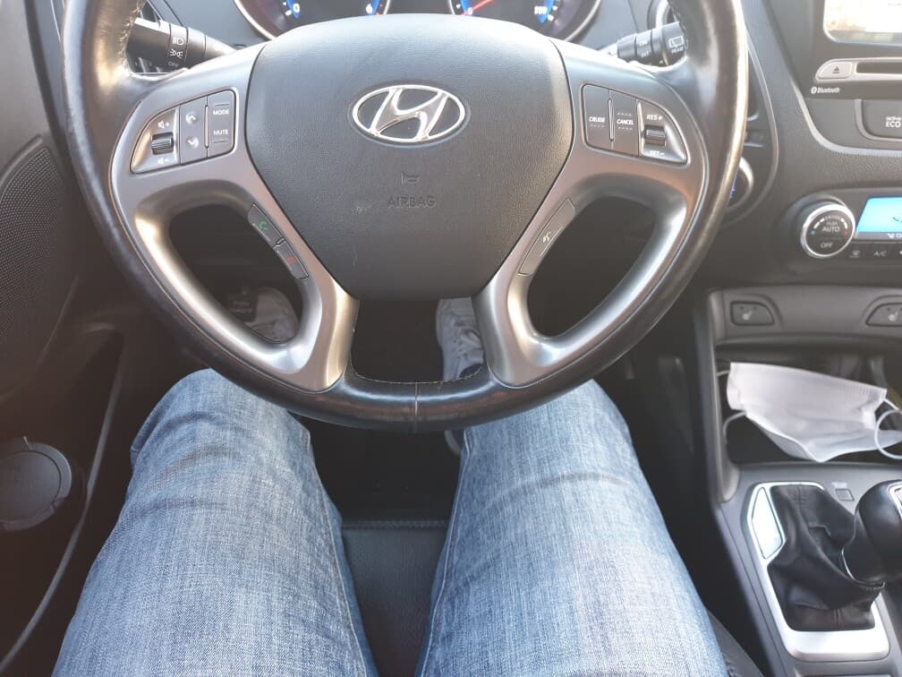 투싼 vs E클래스 운전석 비교 게시글 썸네일