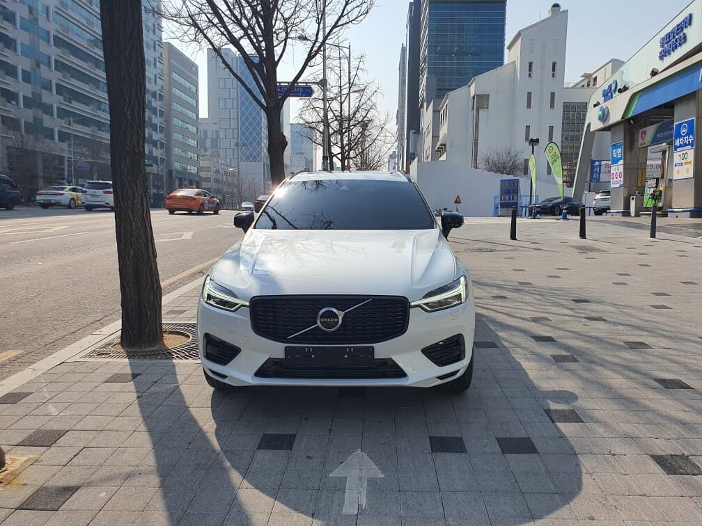 볼보 XC60 T8 AWD R-디자인 게시글 썸네일