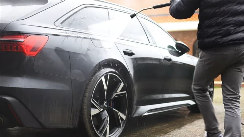 RS6 디테일 세차 ASMR ㅎㄷㄷ 게시글 썸네일