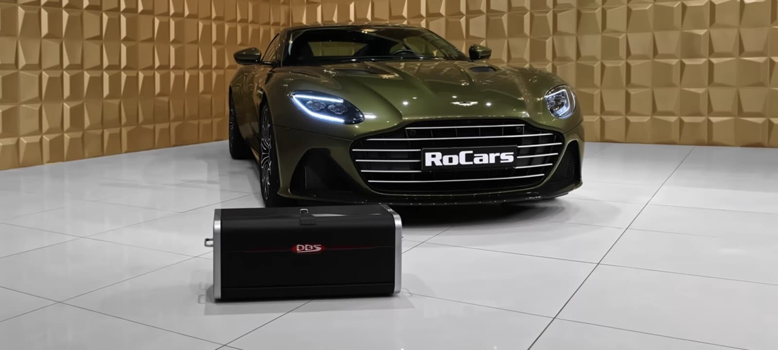 애스턴 마틴  007 OHMSS 에디션 디테일샷 게시글 썸네일