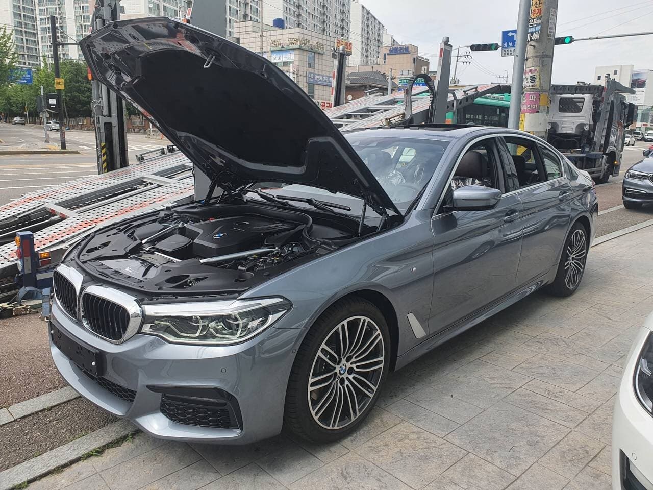 BMW 5시리즈 530i xDrive M 스포츠 플러스 OE 게시글 썸네일