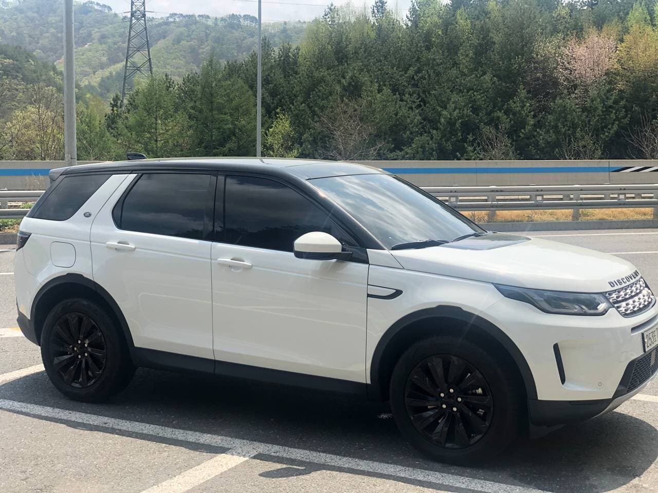 랜드로버 디스커버리 스포츠 P250 SE 게시글 썸네일