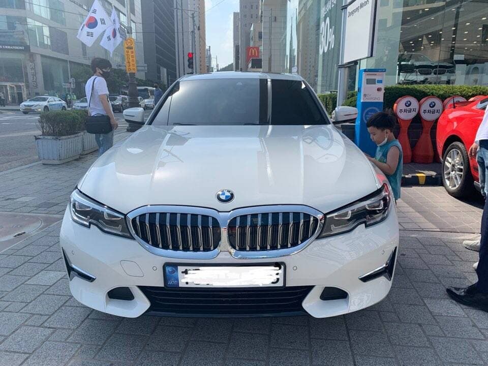 BMW 3시리즈 330e 럭셔리 게시글 썸네일