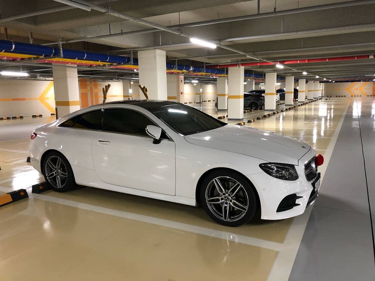 벤츠 E-클래스 E 220d 쿠페 게시글 썸네일