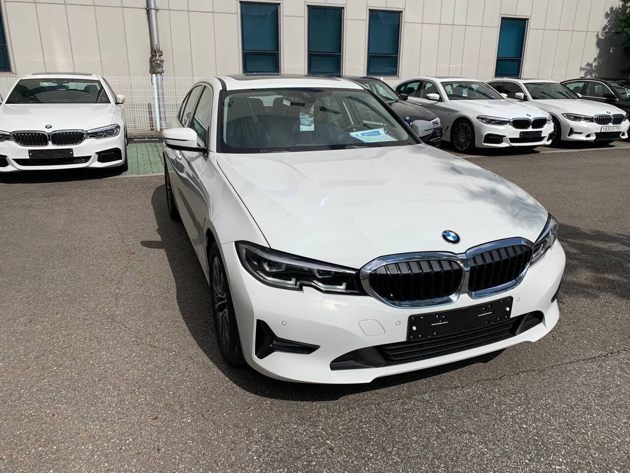 BMW 3시리즈 320i 게시글 썸네일