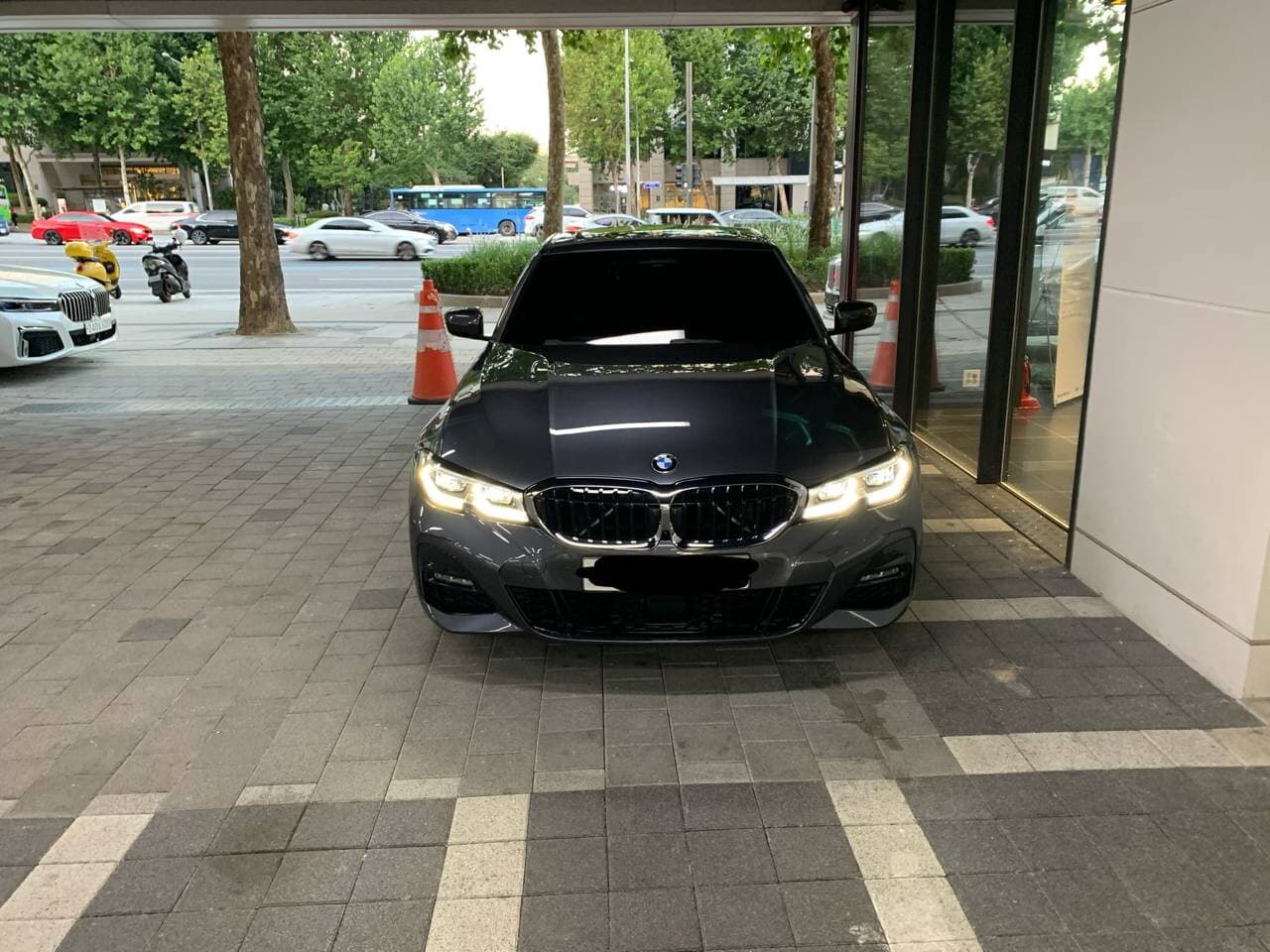 BMW 3시리즈 320i M 스포츠 게시글 썸네일