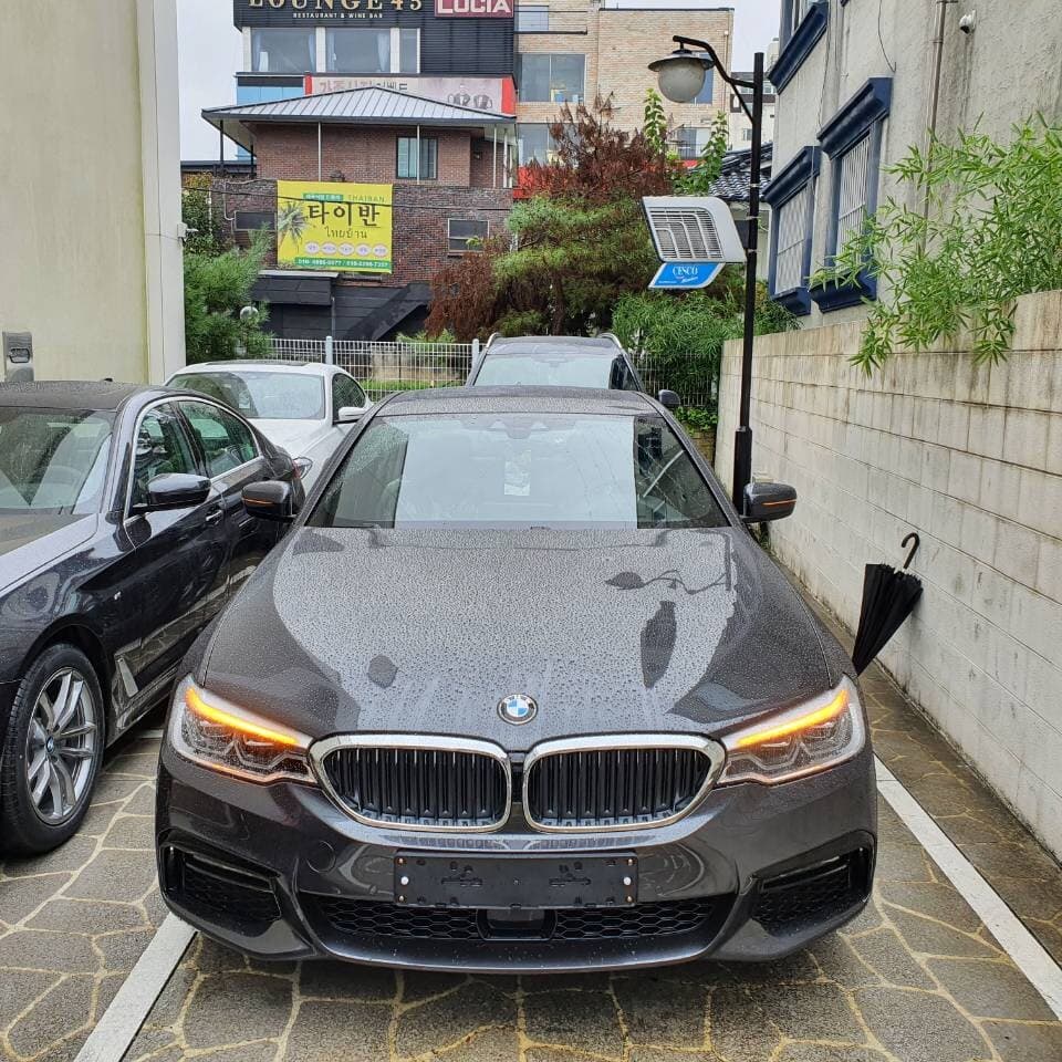 BMW 5시리즈 520i M 스포츠 패키지 게시글 썸네일