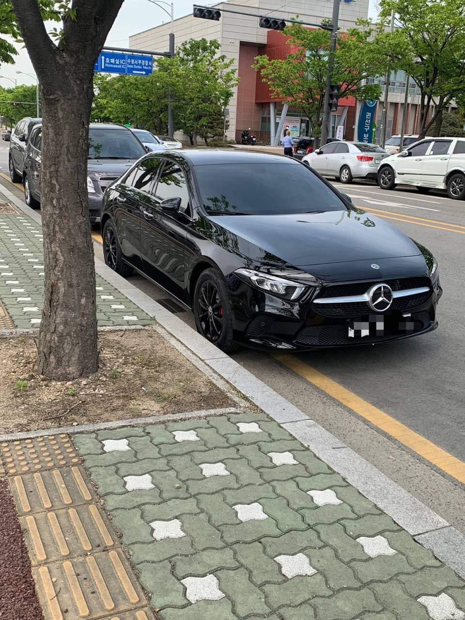 벤츠 A-클래스 A 220 세단 게시글 썸네일