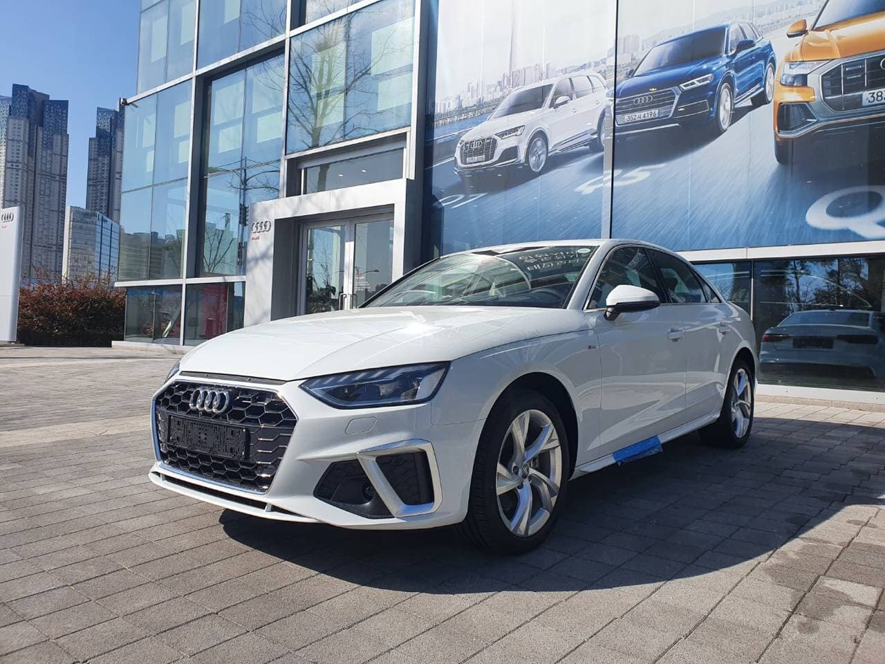 아우디 A4 40 TFSI 프리미엄 게시글 썸네일