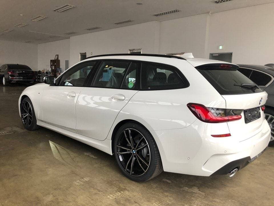 BMW 3시리즈 투어링 320d 투어링 M 스포츠 스마트프리 패키지 게시글 썸네일