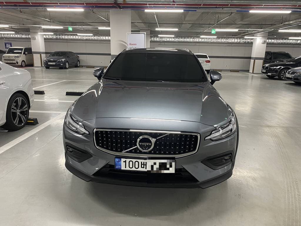 볼보 V60 크로스컨트리 B5 AWD 프로 게시글 썸네일