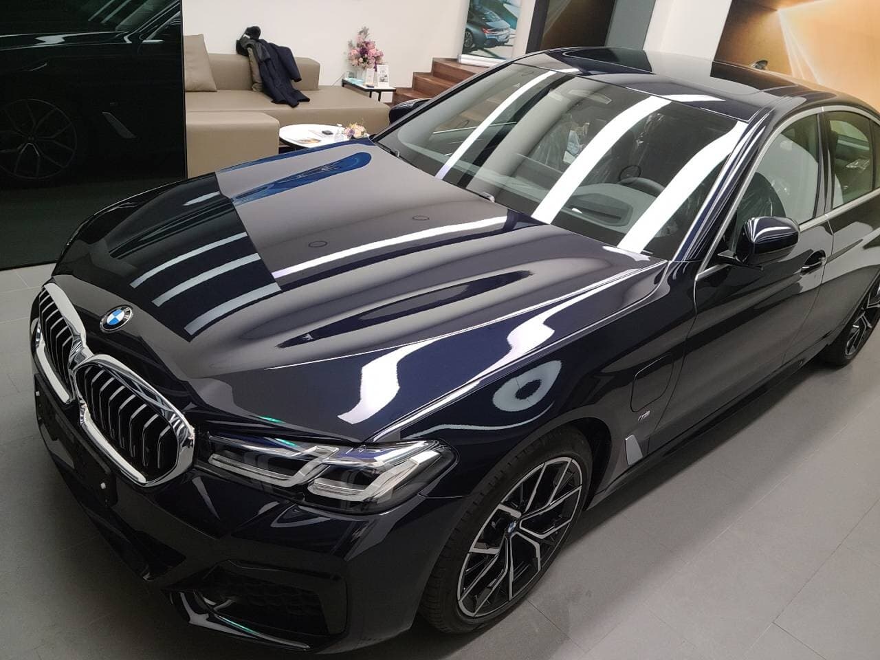 BMW 5시리즈 530e M 스포츠 패키지 OC 게시글 썸네일