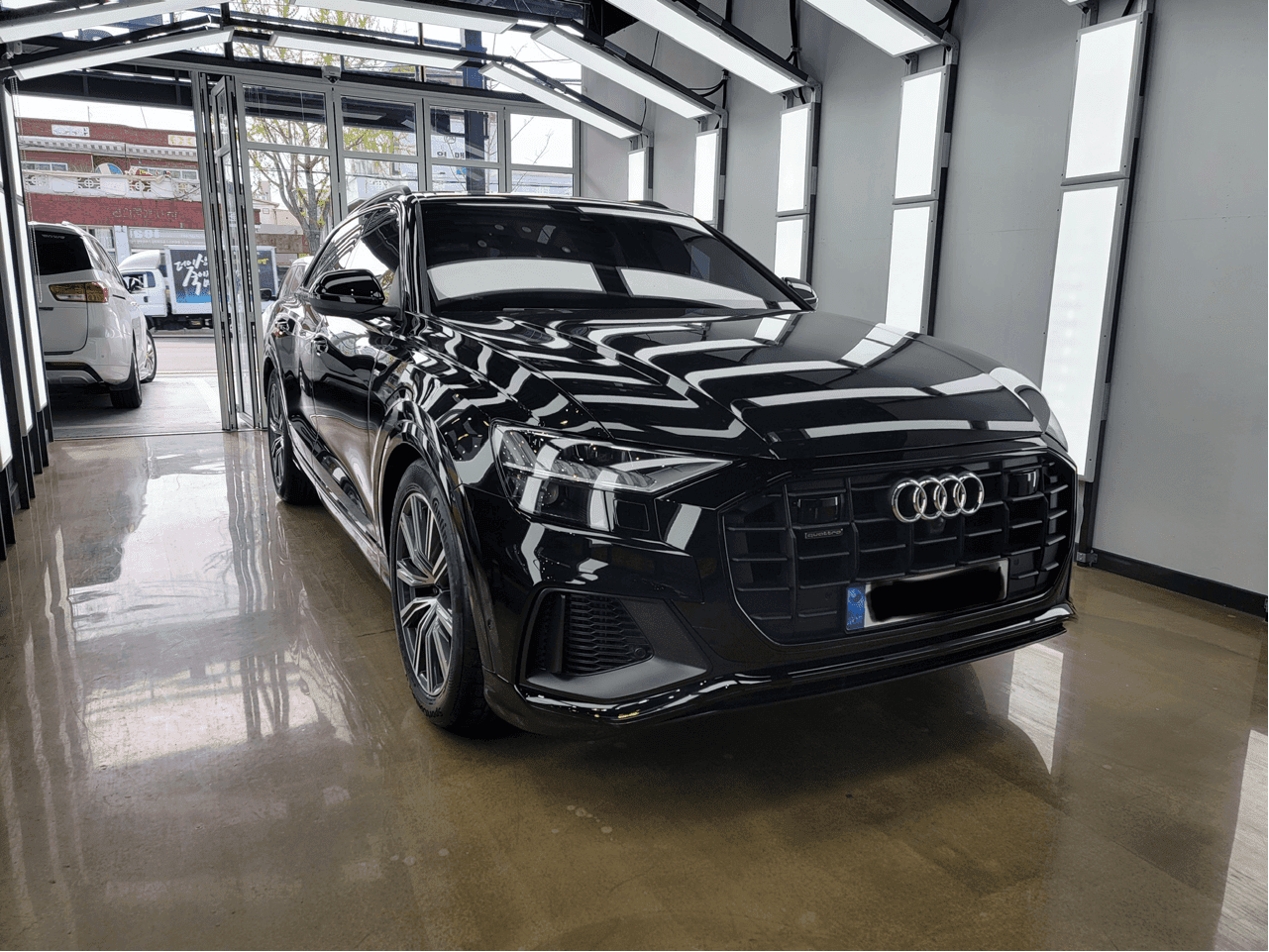 아우디 Q8 55 TFSI 콰트로 프리미엄 게시글 썸네일