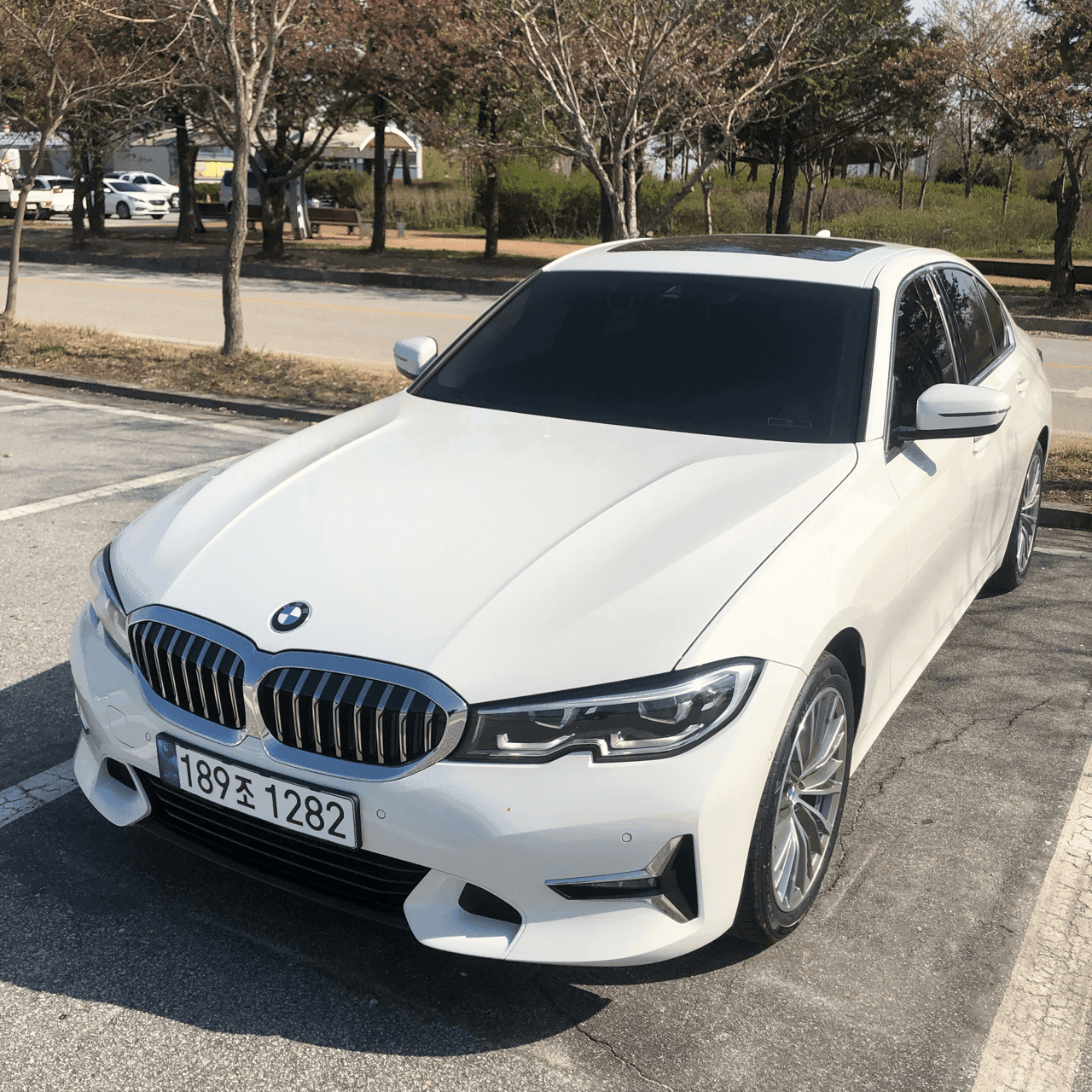 BMW 3시리즈 320i 럭셔리 게시글 썸네일