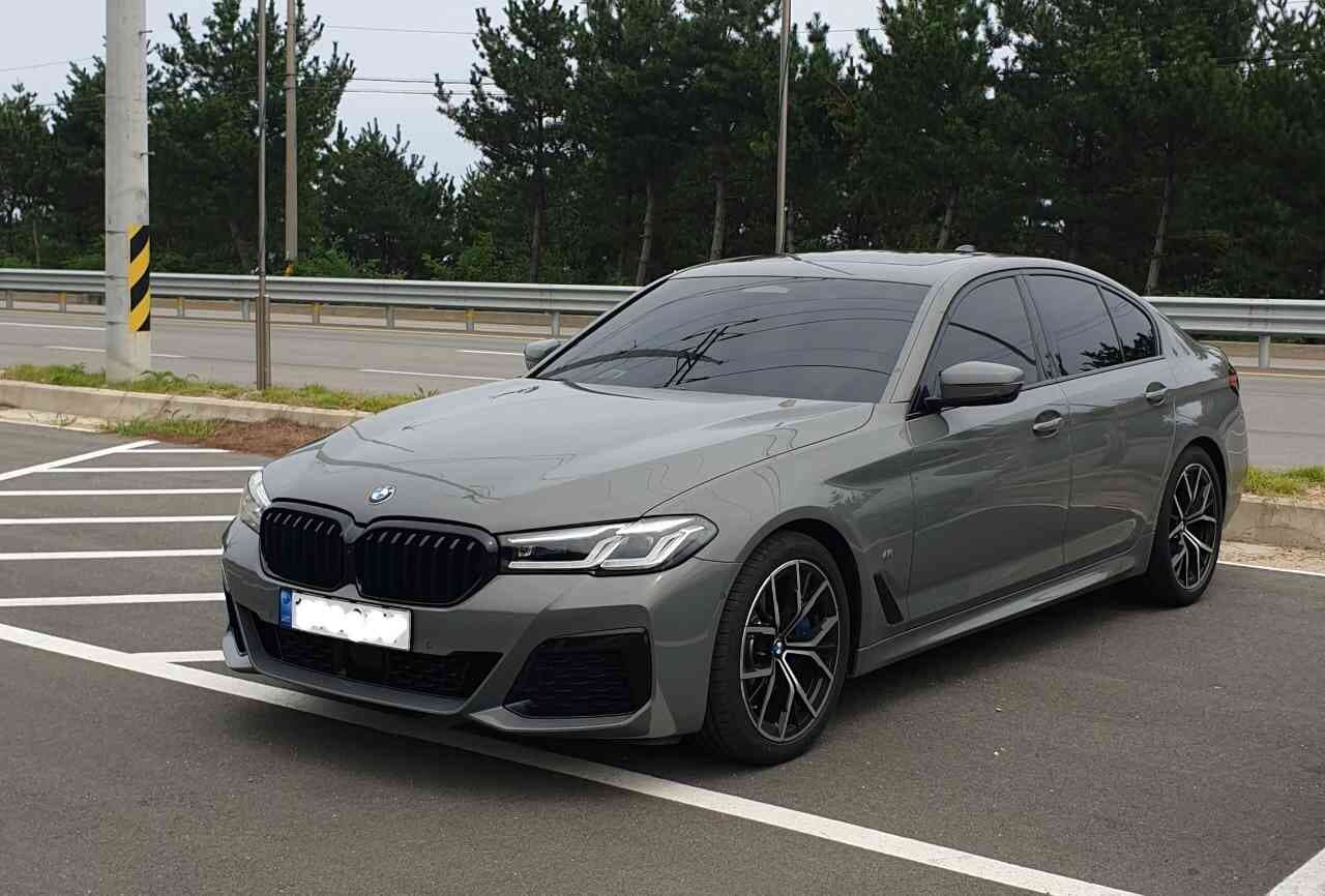 BMW 5시리즈 530i xDrive M 스포츠 패키지 게시글 썸네일