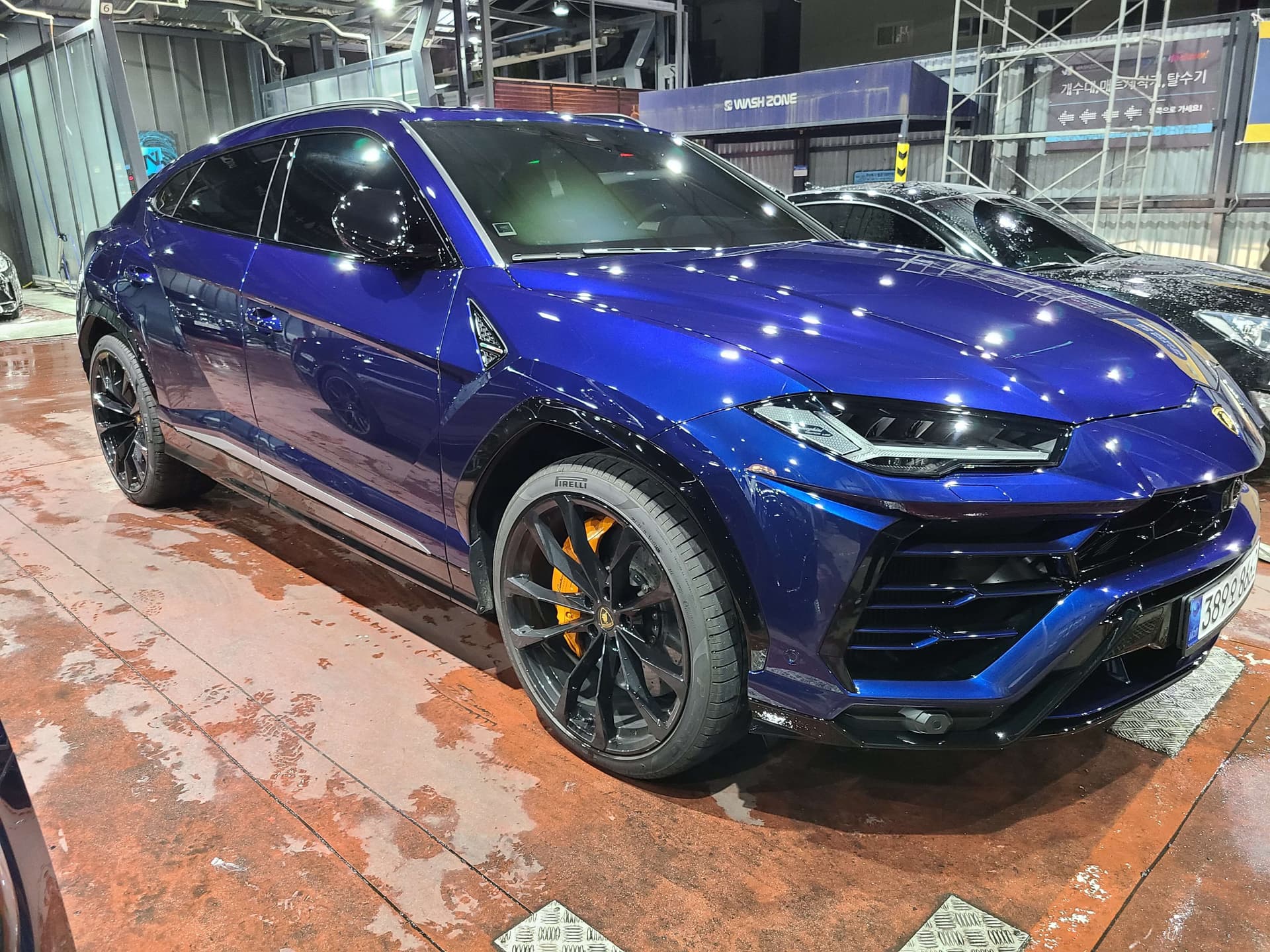 람보르기니 우루스 V8 게시글 썸네일