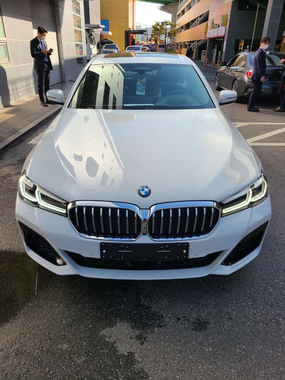 BMW 5시리즈 523d M 스포츠 패키지 게시글 썸네일