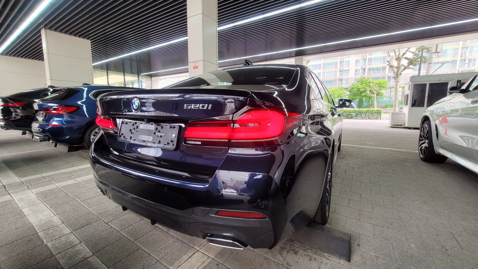 BMW 5시리즈 520i M 스포츠 패키지 게시글 썸네일